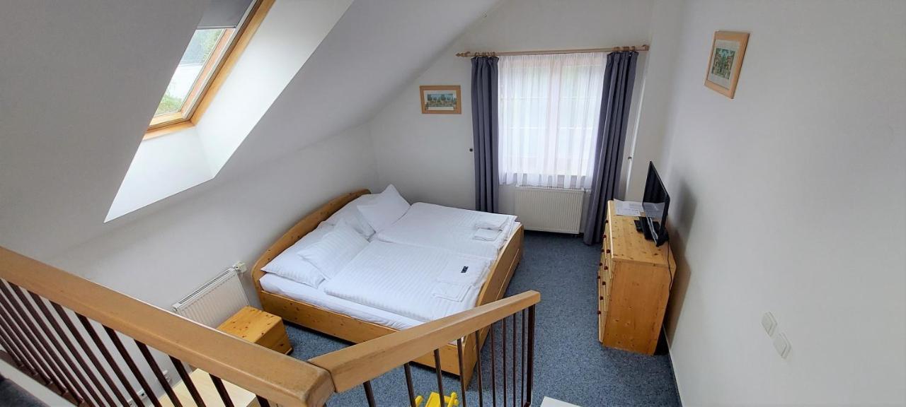 Hotel Vltava Фримбурк Экстерьер фото
